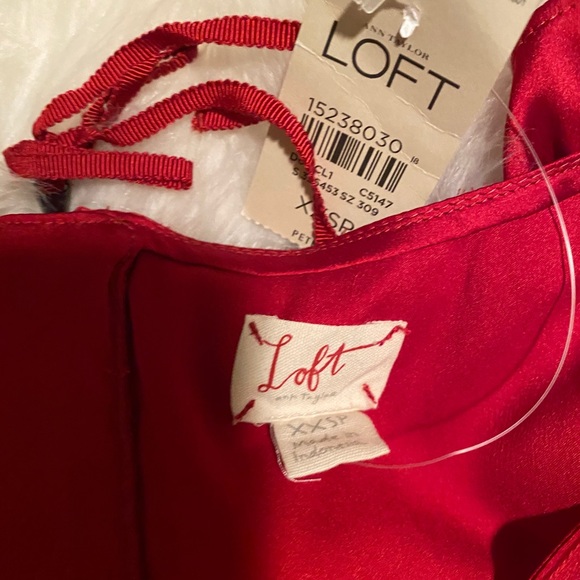 🎉HP🎉LOFT Red Flutter Sleeve Blouse - Picture 6 of 7